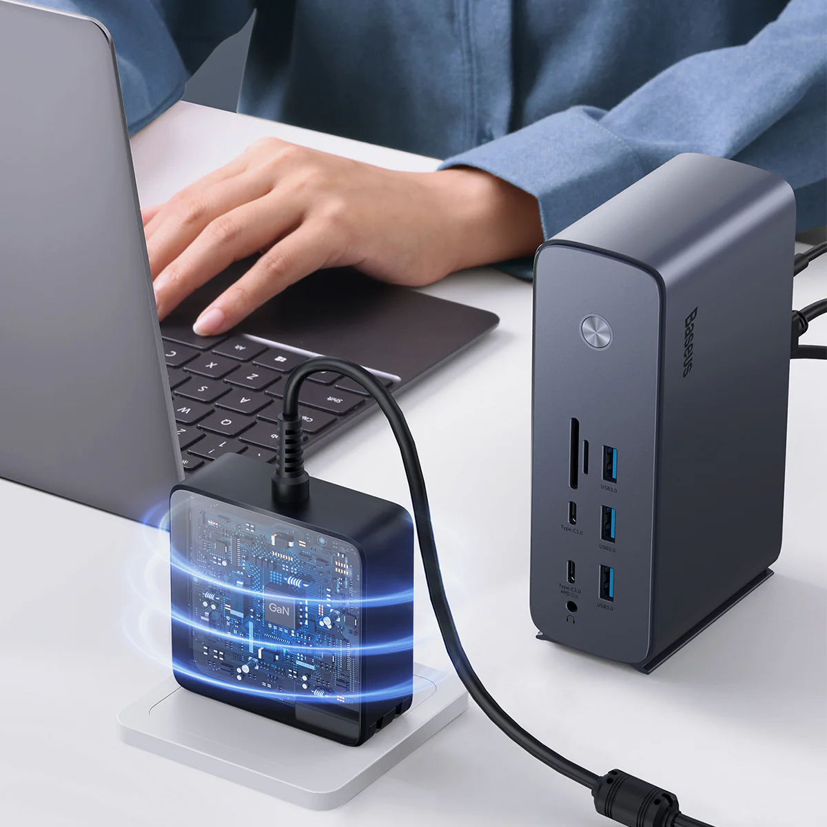 Baseus 17 in 1 Pro 4 Monitors Docking Station - Image 6